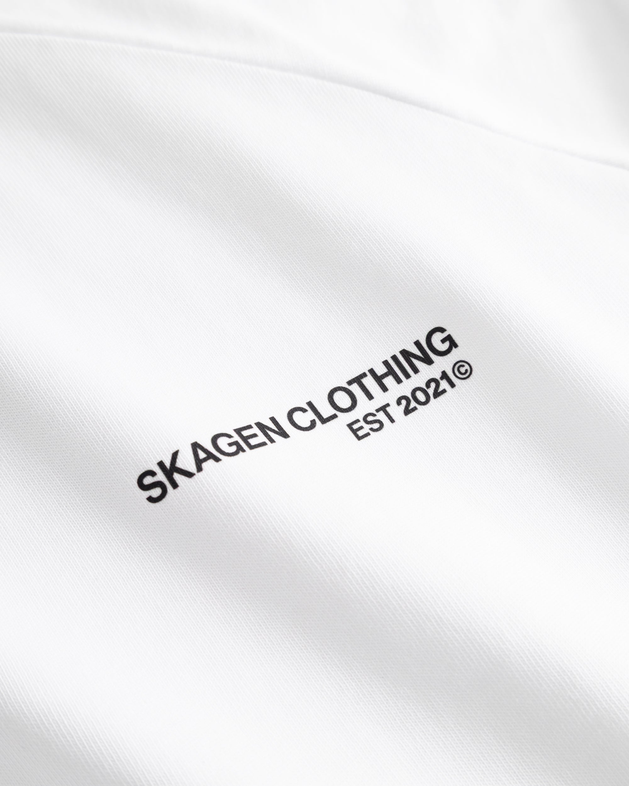 Everyday Essential Raglan Longsleeve White dame