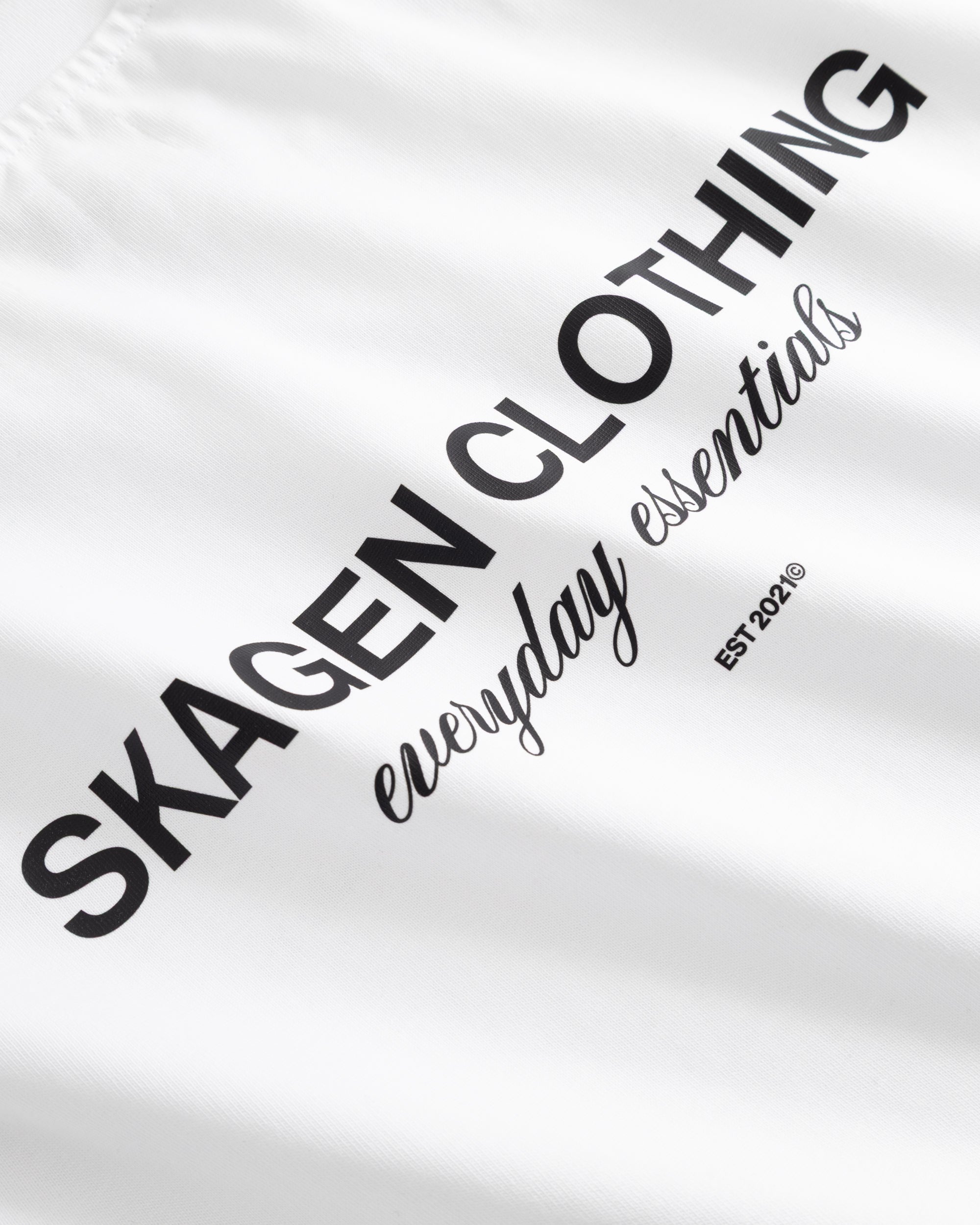 Everyday Essential Raglan Longsleeve White dame