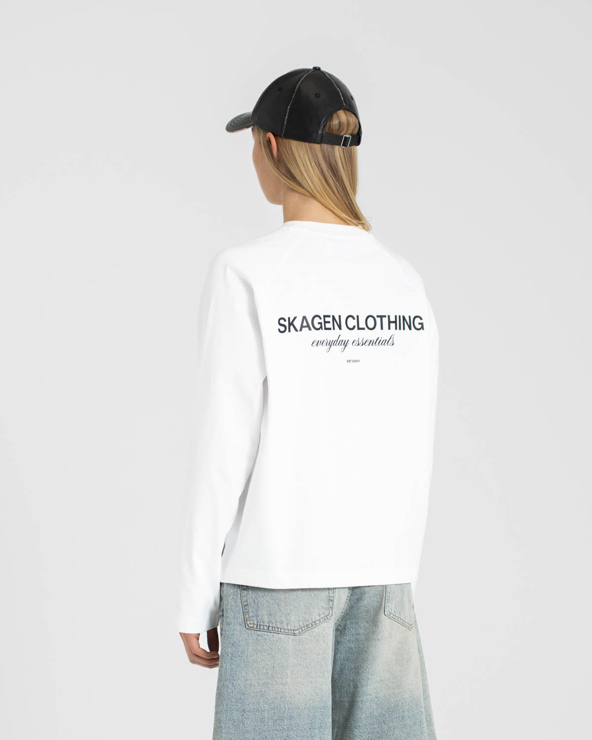 Everyday Essential Raglan Longsleeve White dame