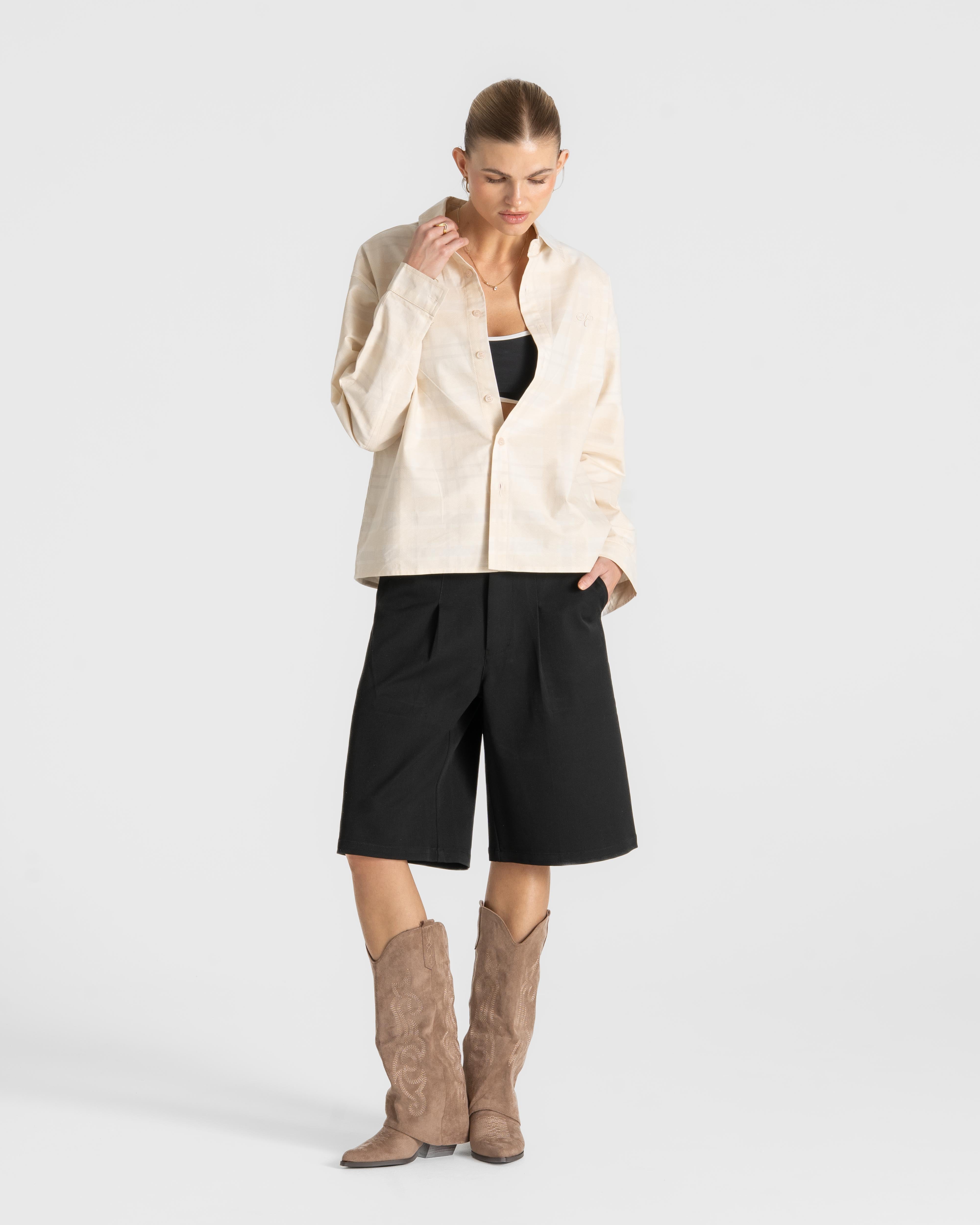 Bermuda Shorts Black Dame