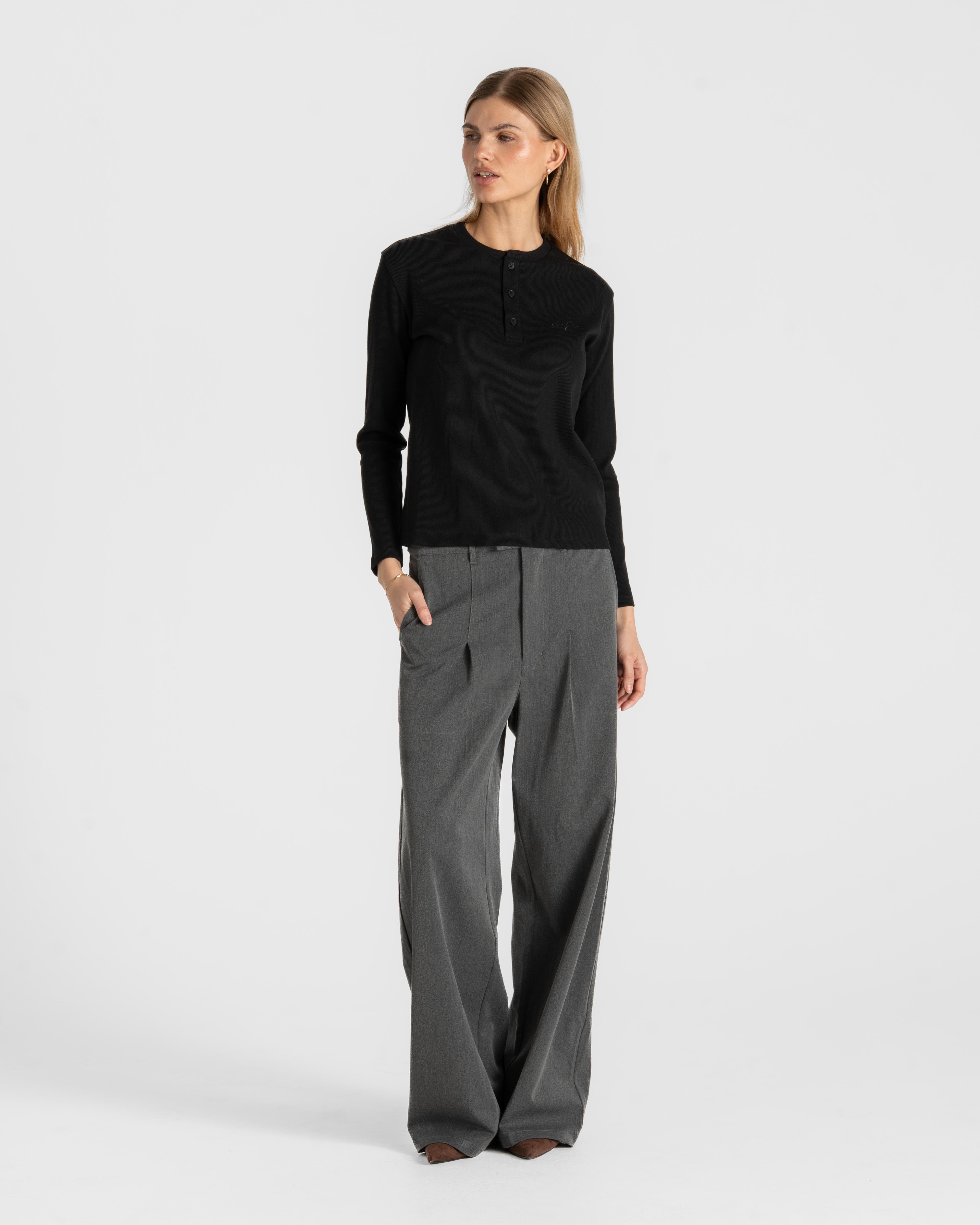 Henley Long Sleeve Black Dame
