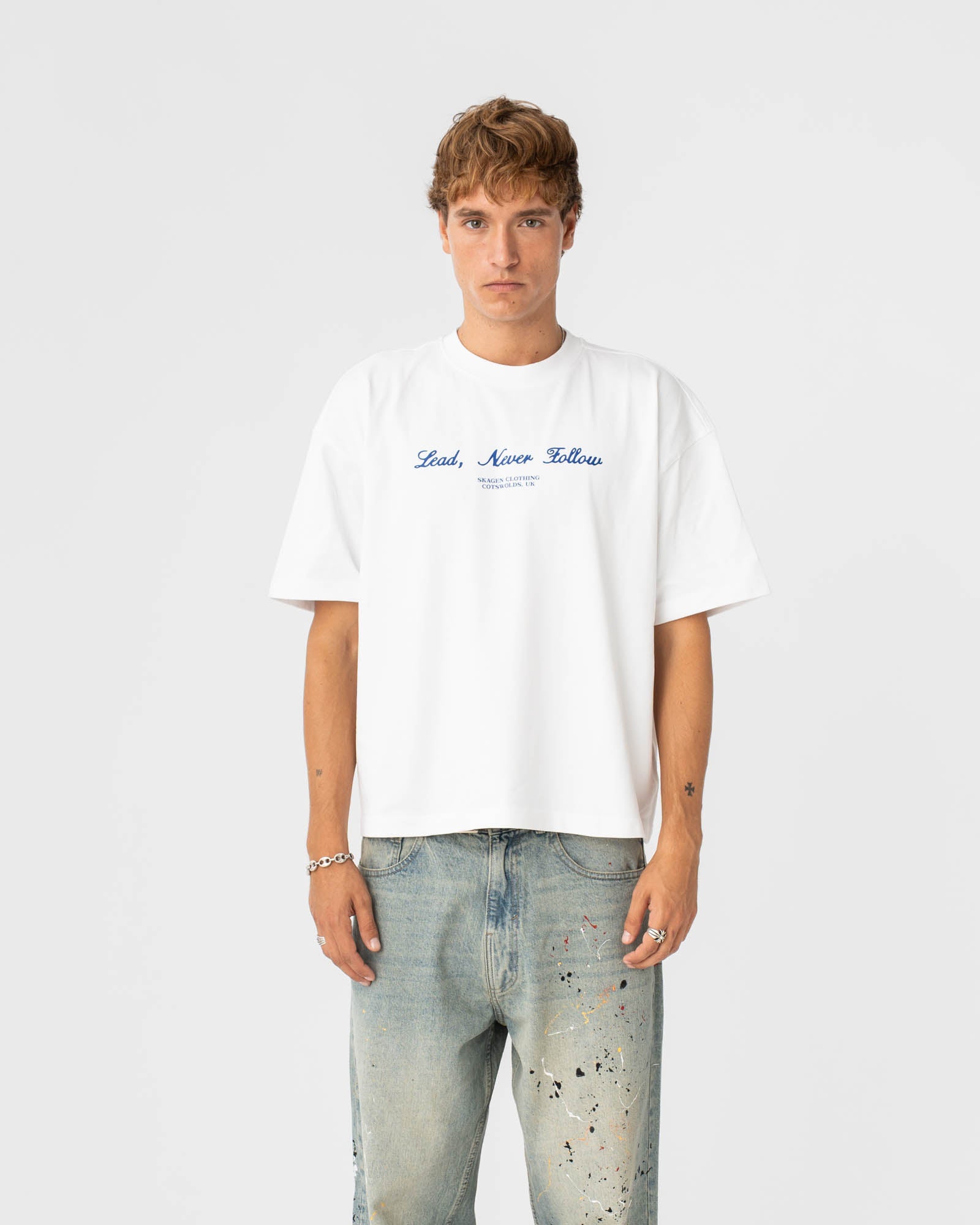 Graphic T-Shirt 'Lead, never follow' White