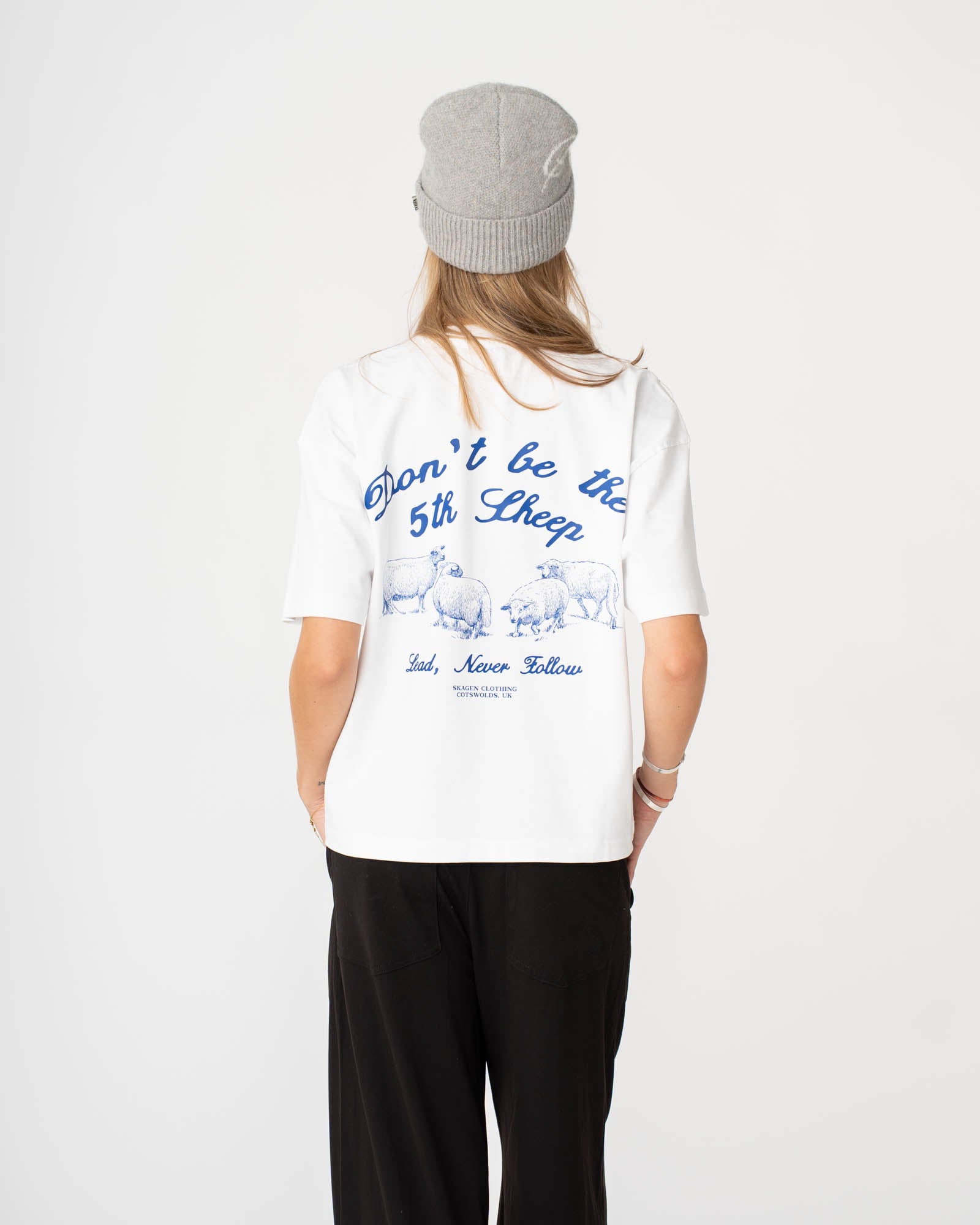 Graphic T-Shirt 'Lead, never follow' White