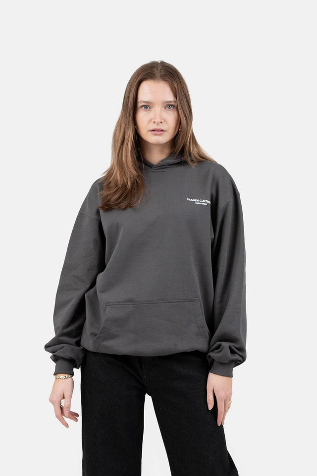 UNMARKED Hoodie Mørkegrå |  Skagen-clothing.dk